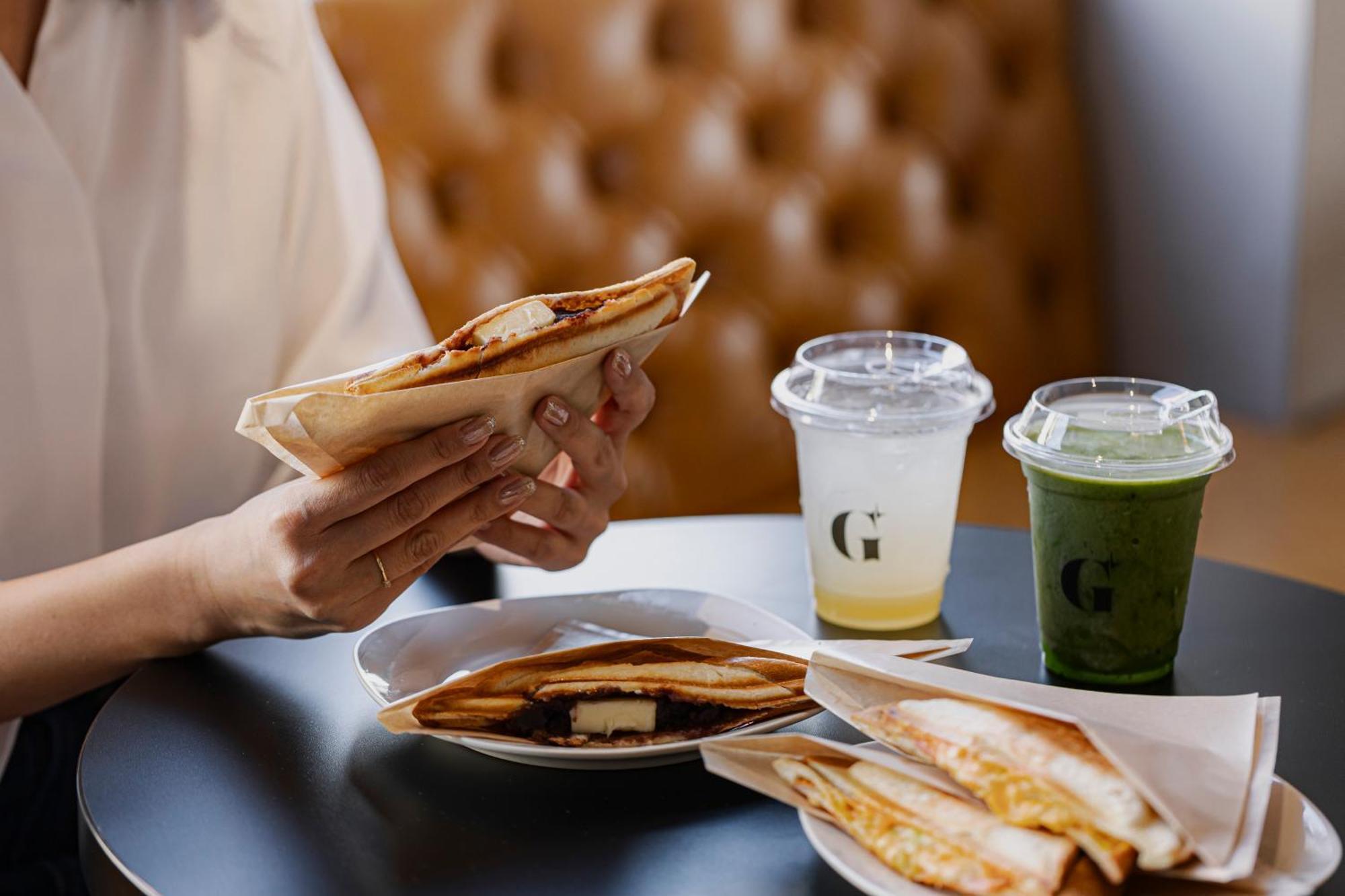Gems Yufuin Hotel And Spa Cafe Bar Bagian luar foto