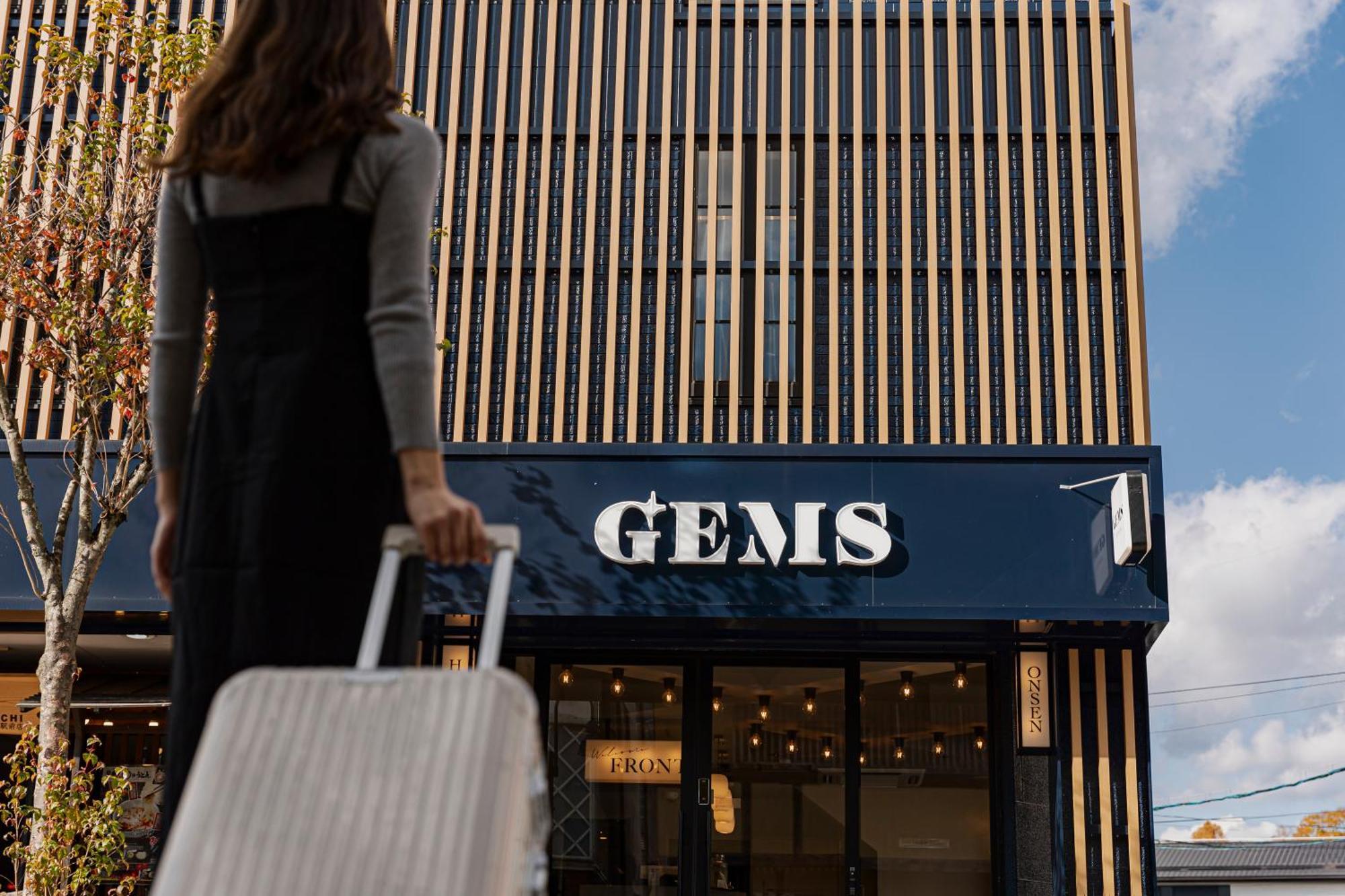 Gems Yufuin Hotel And Spa Cafe Bar Bagian luar foto