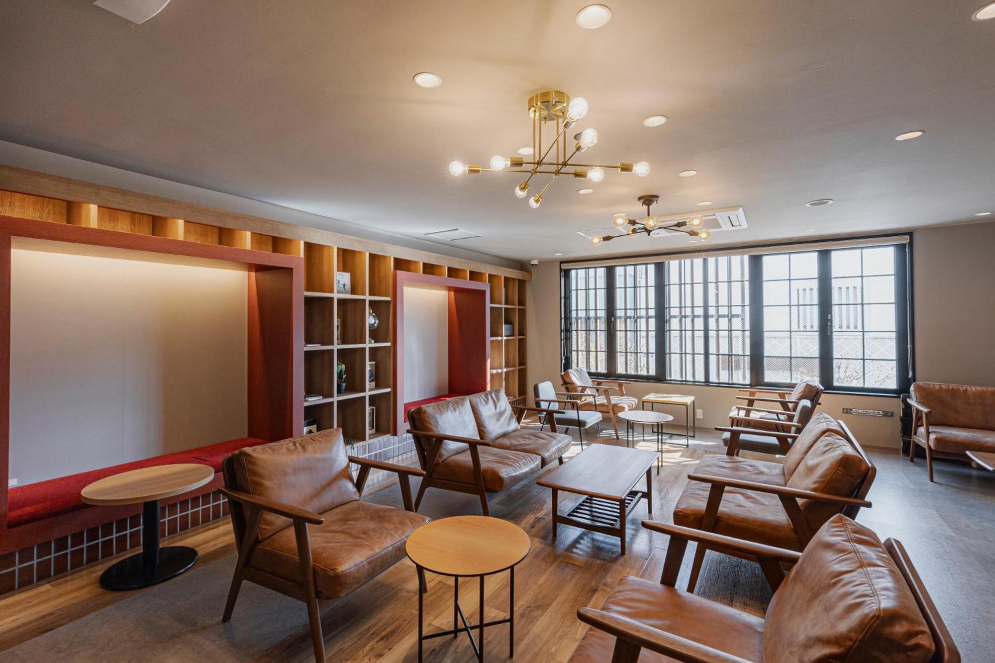 Gems Yufuin Hotel And Spa Cafe Bar Bagian luar foto